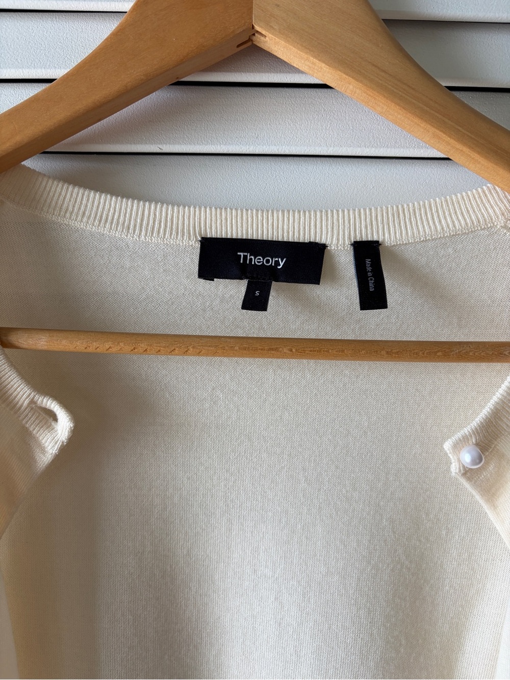 Theory Merino Cream Button-Up Crewneck Cardigan Size S - Picture 3 of 8